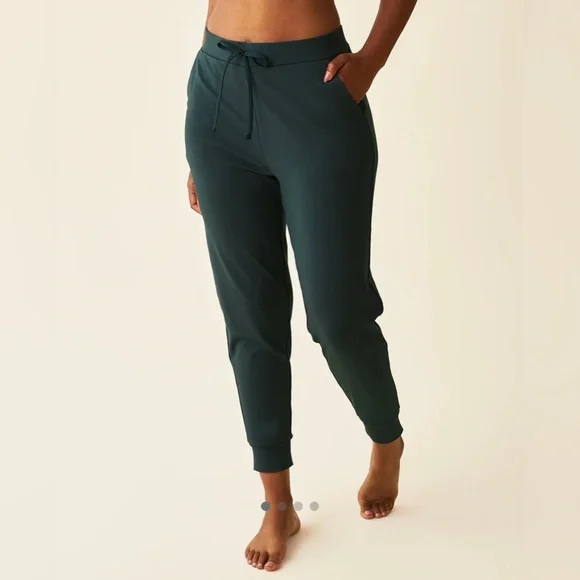 Kindred Bravely Nursing Bamboo Emerald Green Hoodie and Pants Set - Picture 5 of 8